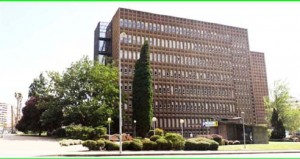 Instalación de la Barrera de Aparcamiento para la Facultad de Geología (Oviedo)